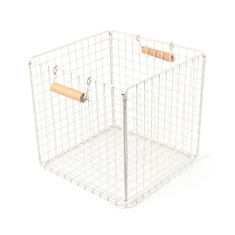 Draadopbergmanden met houten handgrepen voor voorraadkast