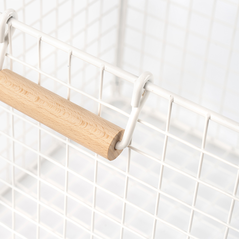 Draadopbergmanden met houten handgrepen voor voorraadkast