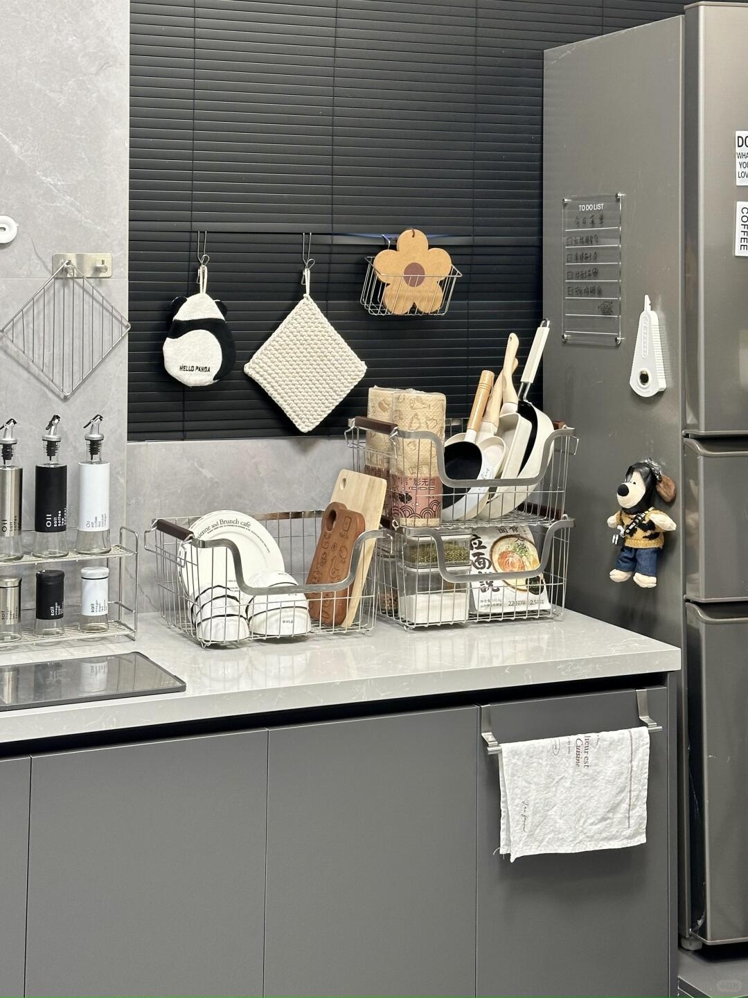 Een must voor kleine appartementen! Hoe kies je een aan de muur gemonteerde metalen plank die draagkrachtig en duurzaam is?